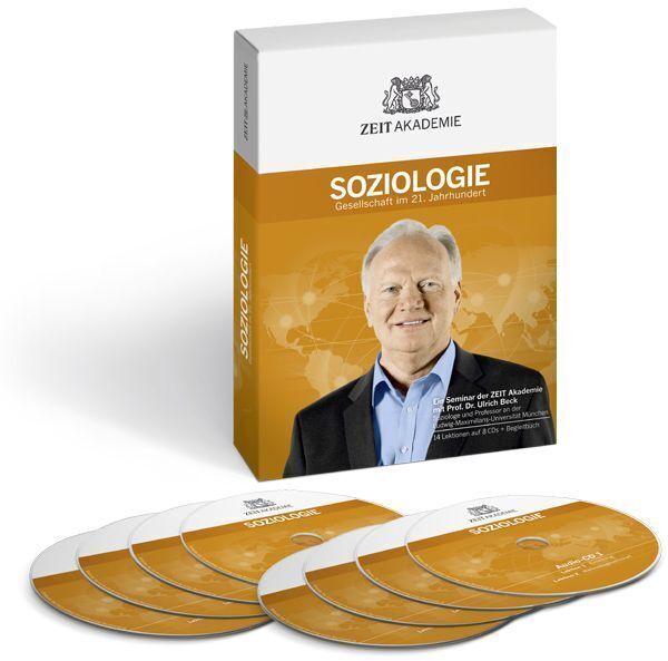 Das Bild zeigt die Produktverpackung des »Soziologie« Audio-Seminars der Zeit Akademie. Die Verpackung ist hauptsächlich in den Farben Weiß und Orange gehalten und zeigt das Bild eines lächelnden Mannes. Zudem sind mehrere CDs mit orangefarbenem Label abgebildet, die zur Verpackung gehören.