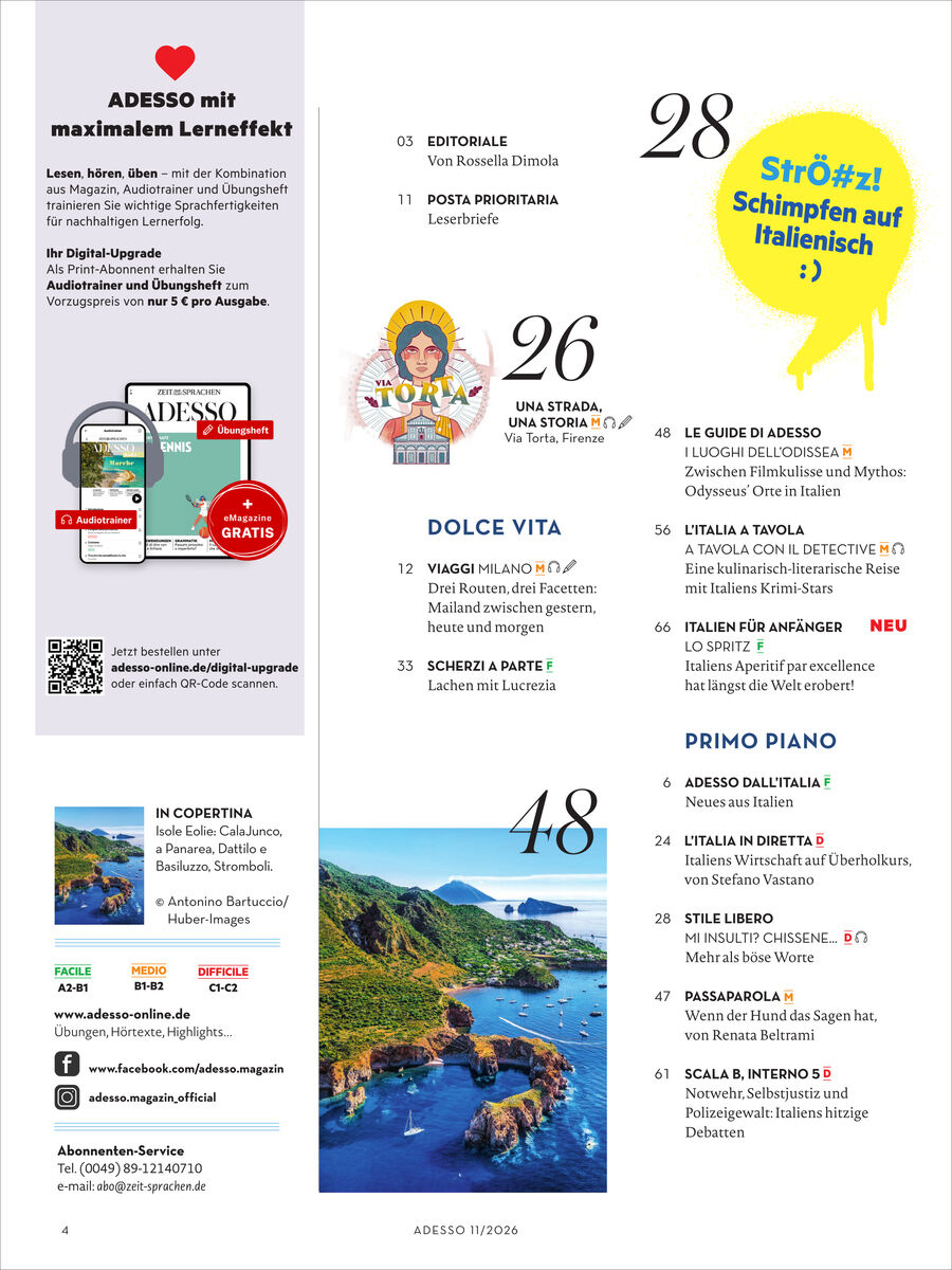 Detailreiche Magazinseite des "Adesso Magazin 11/2026" von Spotlight Verlag. Links Infos zu Abo, Ausgaben und einer QR-Code. Zentral und rechts Inhaltsverzeichnis der Ausgabe mit Themen wie Italienische Strände, Kultur & Sprache. Unten Landschaftsbild italienischer Küste.