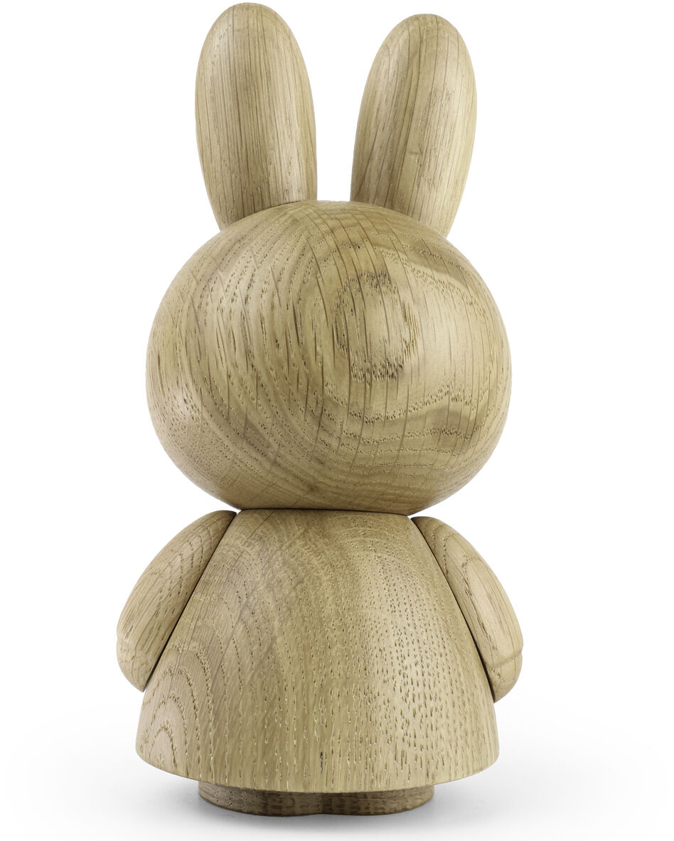 Die Abbildung zeigt eine stehende Miffy-Holzfigur der Marke Boyhood, aus hellem Naturholz gefertigt. Die Figur ist als stilisierte Hasengestalt mit großen Ohren und rundem Kopf dargestellt. Die Oberfläche ist glatt und die Maserung des Holzes ist sichtbar. Hintergrund ist weiß.