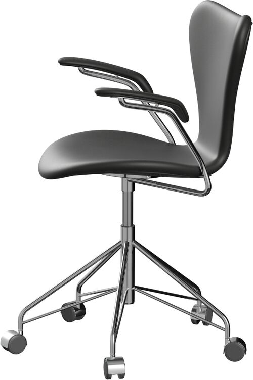 Schwarzer Bürostuhl »Series 7™« mit ergonomischem Design, höhenverstellbar, drehbar, mit Metallgestell und Rollen.