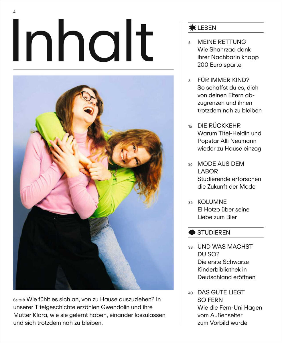 Das Titelbild des Magazins ZEIT CAMPUS 2/24 zeigt lachende junge Frauen in farbenfroher Kleidung. Rechts daneben befindet sich das Inhaltsverzeichnis mit Themen wie Leben, Studieren und Gesprächen mit Eltern. Die Hintergründe des Bildes sind überwiegend in Blau gehalten.