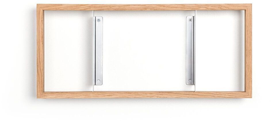 Ein einfaches Wandregal mit einer rechteckigen Holzumrahmung und zwei weißen Metallhalterungen, die an der Wand befestigt sind. Das Design ist minimalistisch und modern.