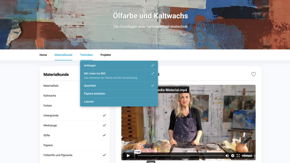 Ein Screenshot des ZEIT-Sonderedition Kunstkurses von Insa Hoffmann, der über Kaltwachs und Ölfarbe informiert. Das Ausstellungsvideo zeigt Insa Hoffmann in einem Künstleratelier, umgeben von Kunstmaterialien, Leinwänden und Farbpaletten.