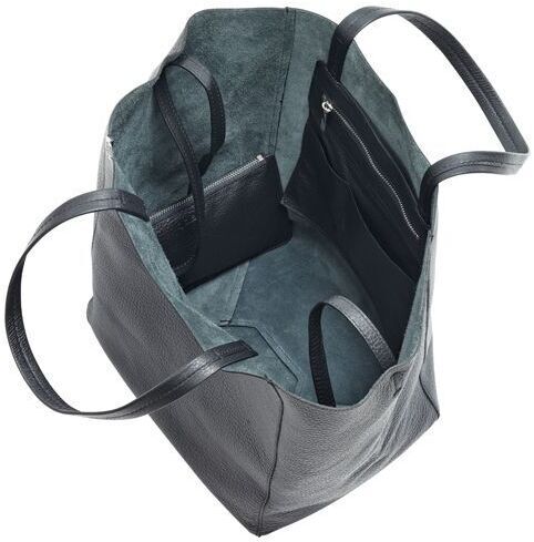 Schwarze Ledertasche »Cep« von ZEIT mit zwei Schulterriemen und mehreren Innenfächern, einschließlich einer Reißverschlusstasche.
