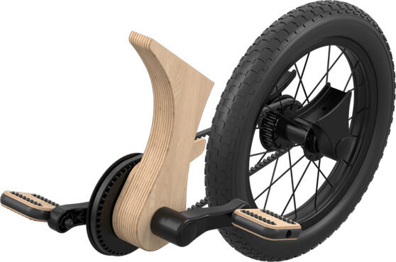 Erweiterung »Pedale« für Balance Board bestehend aus einem naturfarbenen Holzelement, zwei schwarzen Pedalen und einem großen schwarzen Reifen. Das Produkt liegt auf einem weißen Hintergrund und eignet sich zur Förderung von Gleichgewicht, Koordination und motorischen Fähigkeiten.