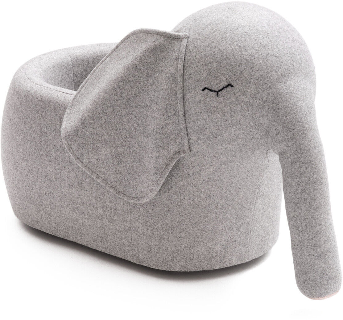 Ein aus grauem Stoff gefertigter Roll-Elefant mit einem minimalistischen Design. Er hat ein ergonomisches Aussehen, weiche Konturen und ist für Kleinkinder gedacht. Augen und Ohren sind in einem einfachen Stil gestaltet.