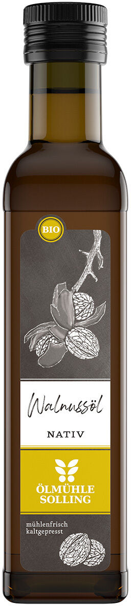 Dunkle Glasflasche mit eckiger Form, gelb-weißem Etikett und Walnuss-Illustration. Text: "Walnussöl Nativ", Bio-Siegel und Marke Ölmühle Solling. Design edel und modern, gut lesbar, für Feinschmecker und Genießer geeignet.