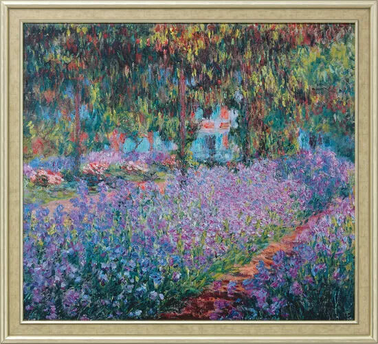 Ein impressionistisches Gemälde von Claude Monet aus dem Jahr 1900 zeigt ein Irisbeet in Monets Garten. Die Leinwand ist durchdrungen von lebendigen Farben, darunter Lila, Grün, Blau, Rot und Gelb, die die üppige Gartenlandschaft und die Fülle der Blumen darstellen.