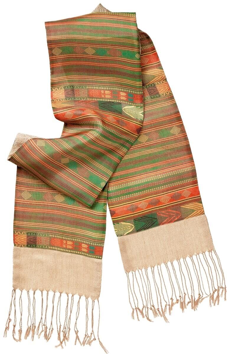Ein bunter Pashmina-Schal »Colors of Africa« von Waszak, Petra, mit ethnischem Design in Grün, Orange, Rot, Gelb und Beige, handgewebt mit Fransen an beiden Enden.