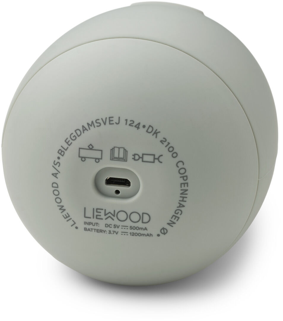 Runde, weiße Kinder-Nachtlampe in Bärenform namens »Bär Watson«, mit einem USB-C-Anschluss auf der Unterseite. Ideal für das Kinderzimmer, spendet sanftes Licht.