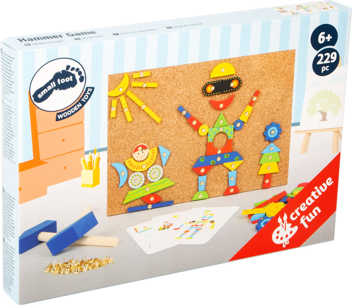 Bild eines Hämmerchenspiels der Marke small foot, geeignet für Kinder ab 6 Jahren. Enthält eine Korkplatte, verschiedene bunte Holzformen und Nägel. Verpackung zeigt Beispiele für kreative Kreationen.