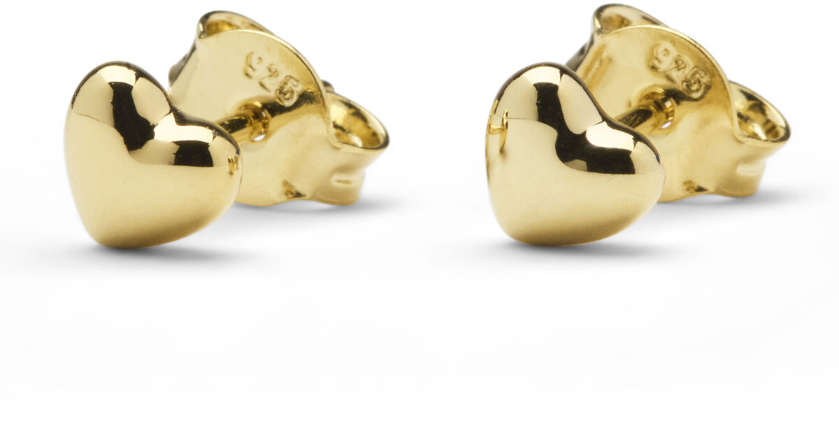 Zwei kleine, glänzende Ohrstecker in Herzform aus goldfarbenem Metall, auf weißem Hintergrund. Das Design ist schlicht, elegant und wirkt als perfektes Accessoire für verschiedenste Anlässe.