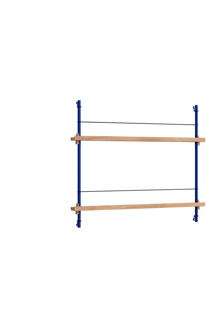 Ein minimalistisches Wandregal aus Holz und Metall, mit zwei horizontalen Fachböden, unterstützt von blauen Metallstäben, ideal zur Aufbewahrung von Magazinen und Büchern.