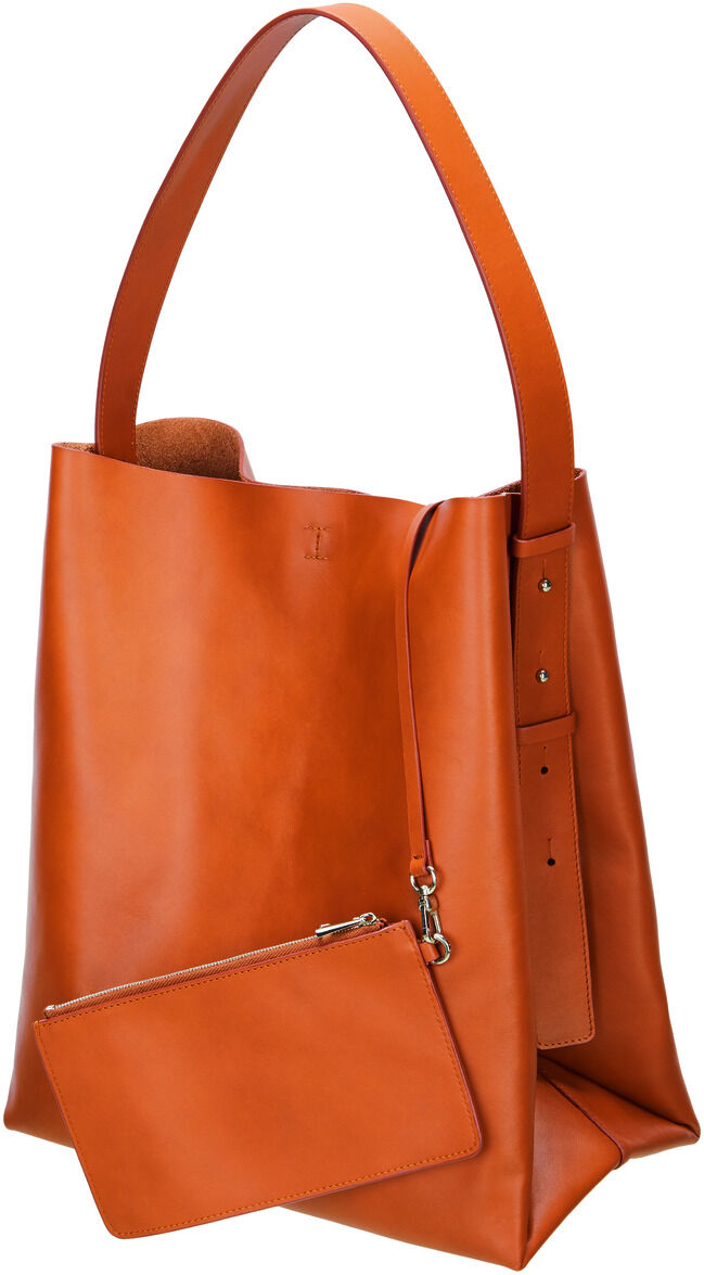 Braune Schultertasche aus Leder mit minimalistischer Design und zusätzlicher Pochette.