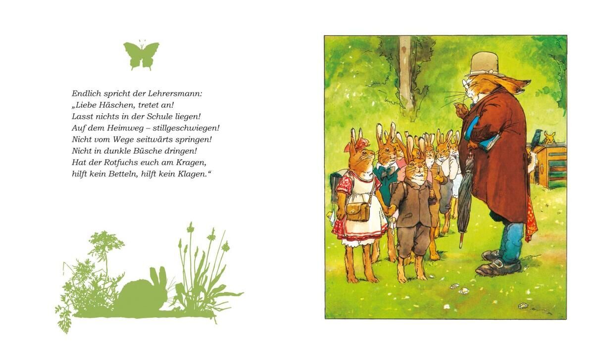 Eine farbig illustrierte Seite aus dem Buch 'Die Häschenschule: Alle Geschichten in einem Band'. Links ein Gedicht und auf der rechten Seite zeigt eine handgezeichnete Szene viele Häschen, die einem älteren Hasen zuhören, der rote Kleidung, einen Hut, und eine Brille trägt. Die Szene spielt in einer grünen, grasbewachsenen Naturumgebung.