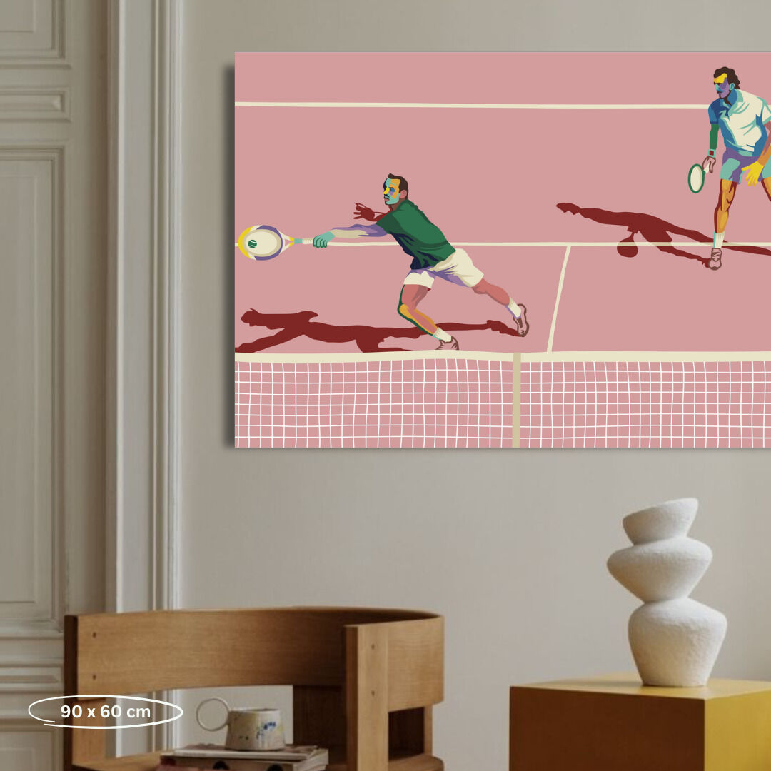 Das Bild zeigt ein DIY Malen nach Zahlen Set mit einem Tennis-Motiv, das zwei Spieler auf einem Tennisplatz darstellt. Die Farben sind überwiegend grün, blau, weiß, rosa, gelb und beige. Das fertige Bild misst 90 cm x 60 cm und ist im modernen Stil gehalten.