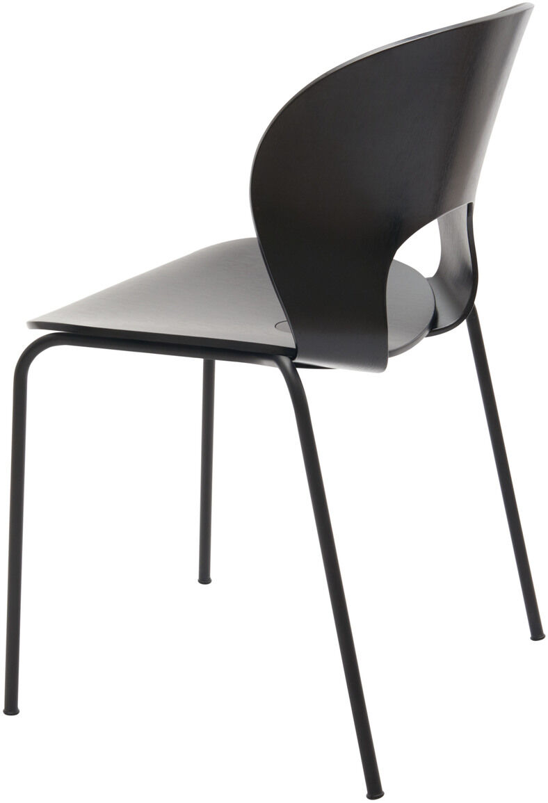 Schwarzer Esszimmerstuhl mit sauberem, minimalistischem Design und ergonomisch geformtem Sitz. Der Stuhl hat schlanke Metallbeine und ein stilvolles Aussehen, geeignet für moderne Innenräume.