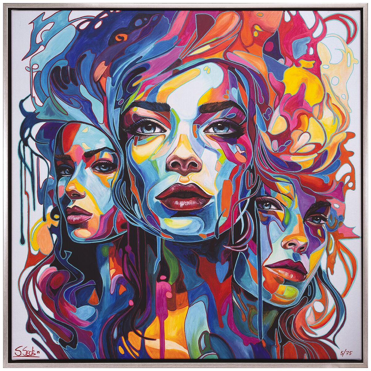 Quadratisches Leinwandbild von Sabrina Seck, Titel "Hydra XIX" (2025), zeigt ein abstraktes Motiv mit fließenden, überlagernden Blautönen, Türkis und weißen Akzenten. Organische, wellenartige Formen erzeugen Bewegung. Massivholzrahmen umrahmt das Motiv, signiert und nummeriert, mit Zertifikat.