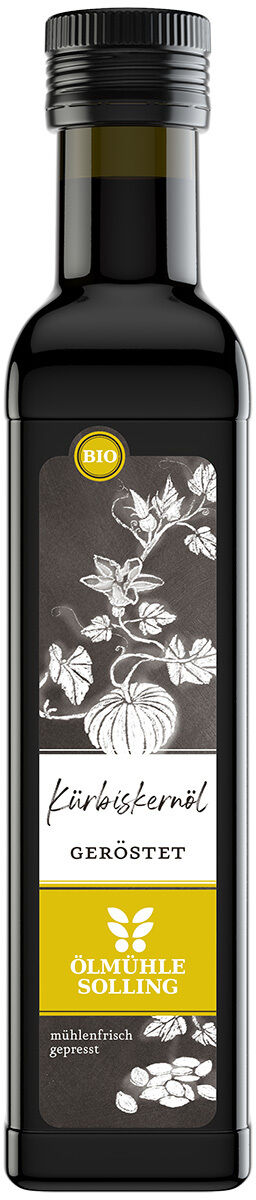 Eine elegante, dunkle Glasflasche mit gelbem Etikett: „Kürbiskernöl geröstet“ von Ölmühle Solling. Das Design zeigt weiße Illustrationen von Kürbispflanze und Kernen. Das Etikett vermittelt Bio-Qualität und Feinkost-Charakter, ideal für Genießer und die gehobene Küche.