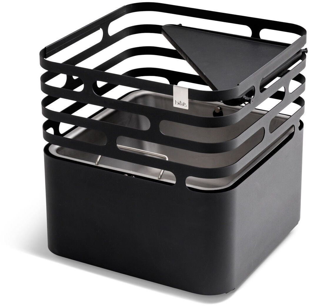 Ein modernes, kubisches Plancha-Grillgerät mit schwarzem Körper und silbernen Akzenten. Das Gerät hat ein elegantes, minimalistisches Design und ist ideal für Grillpartys und Outdoor-Kochen.