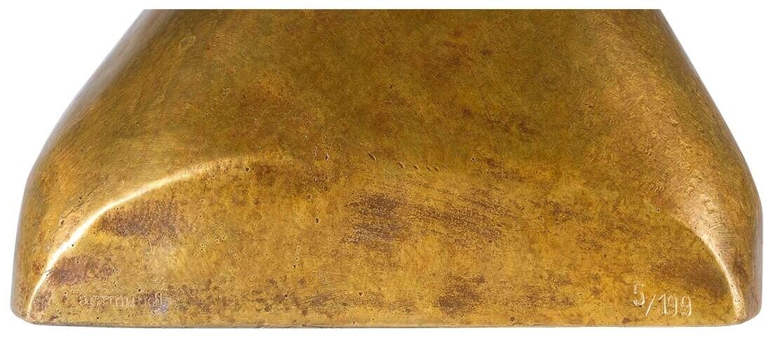 Bronzebüste von Bernhard Hoetger mit dem Titel »Bildnis der Tänzerin Sent M'Ahesa« aus dem Jahr 1917, mit warmen goldbraunen Farbtönen.