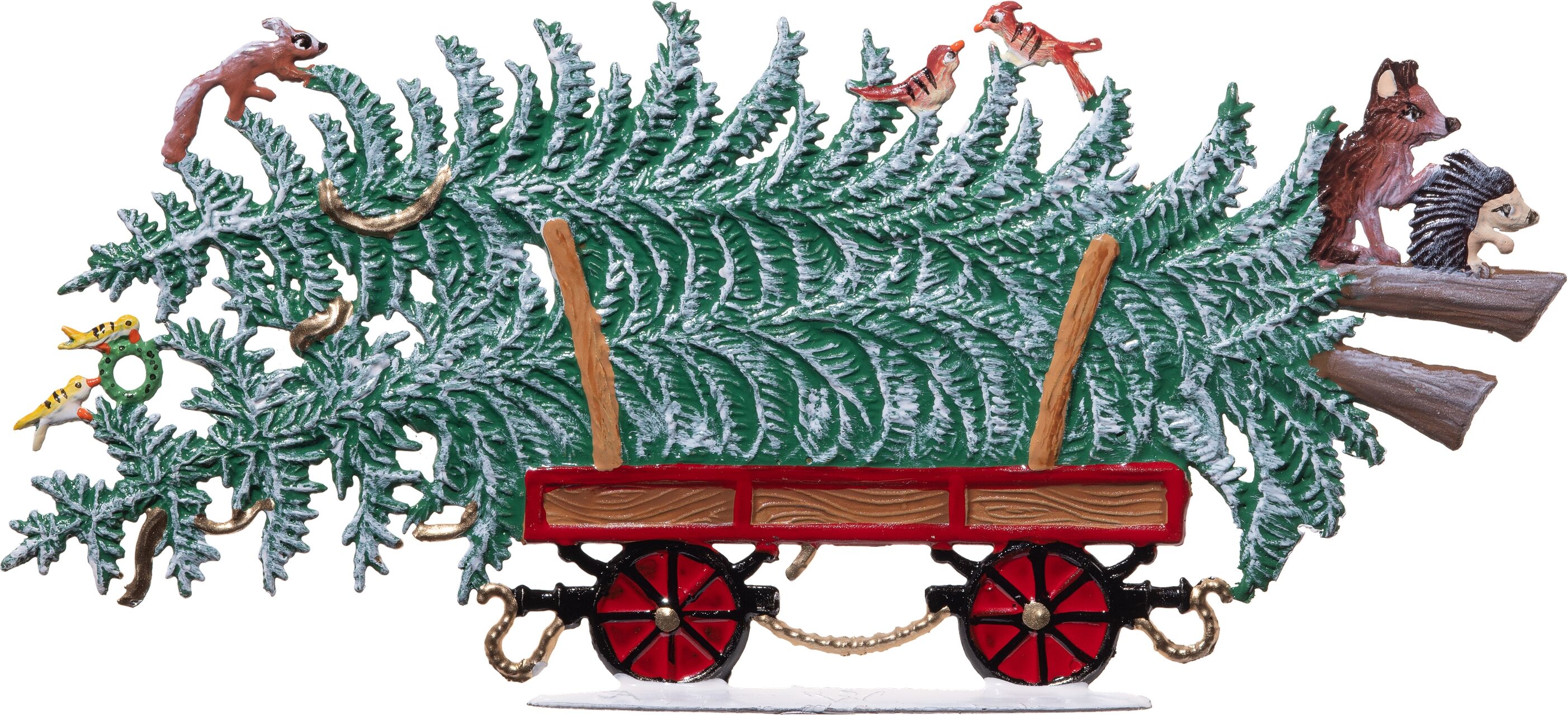 Detailreiche Zinnfigur eines festlichen Holzleiternwagens mit großem grünen Tannenbaum, verziert mit mehreren kleinen Waldtieren wie Fuchs, Igel, Eichhörnchen und Vögeln. Der Wagen besitzt rote Räder, Holzstruktur und goldene Akzente. Geeignet als nostalgische Weihnachtsdekoration oder Sammlerstück.