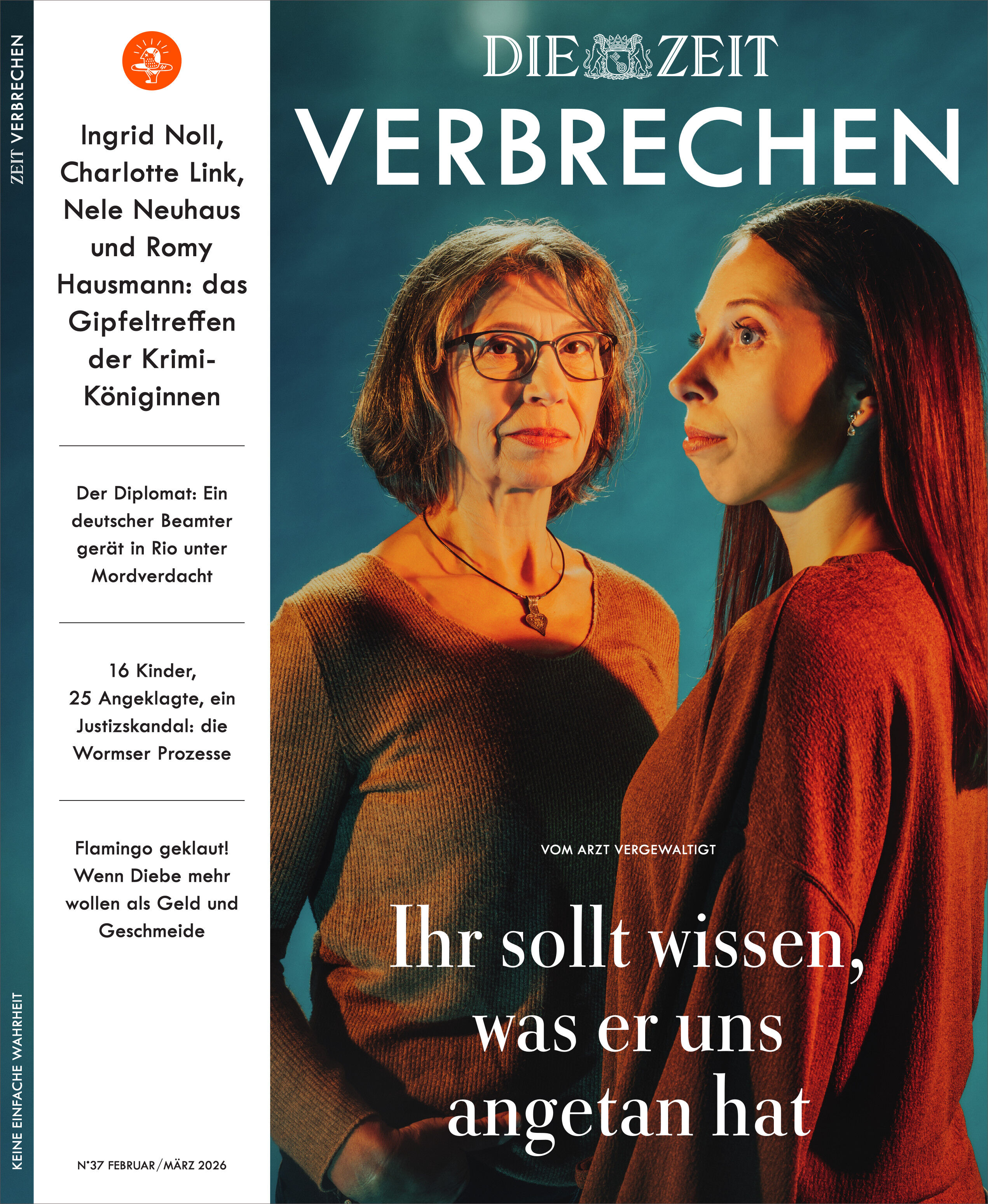 Magazincover ZEIT VERBRECHEN 37/26 mit zwei Frauen mittleren Alters im Halbprofil auf rotem und türkisem Hintergrund. Titel: „Ihr sollt wissen, was er uns angetan hat“. Auflistung bekannter Krimiautorinnen und Themen der Ausgabe seitlich. Modernes, seriöses Design.