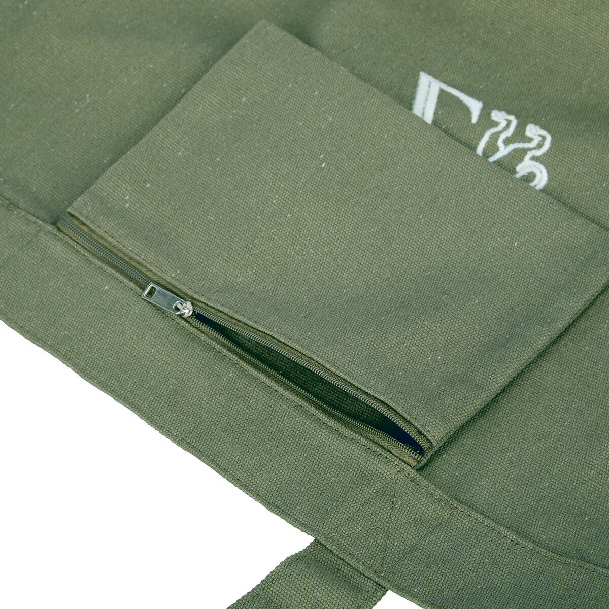 Grüne Canvas-Tasche mit Reißverschluss und Aufdruck. Robust und stilvoll, geeignet für den täglichen Gebrauch.