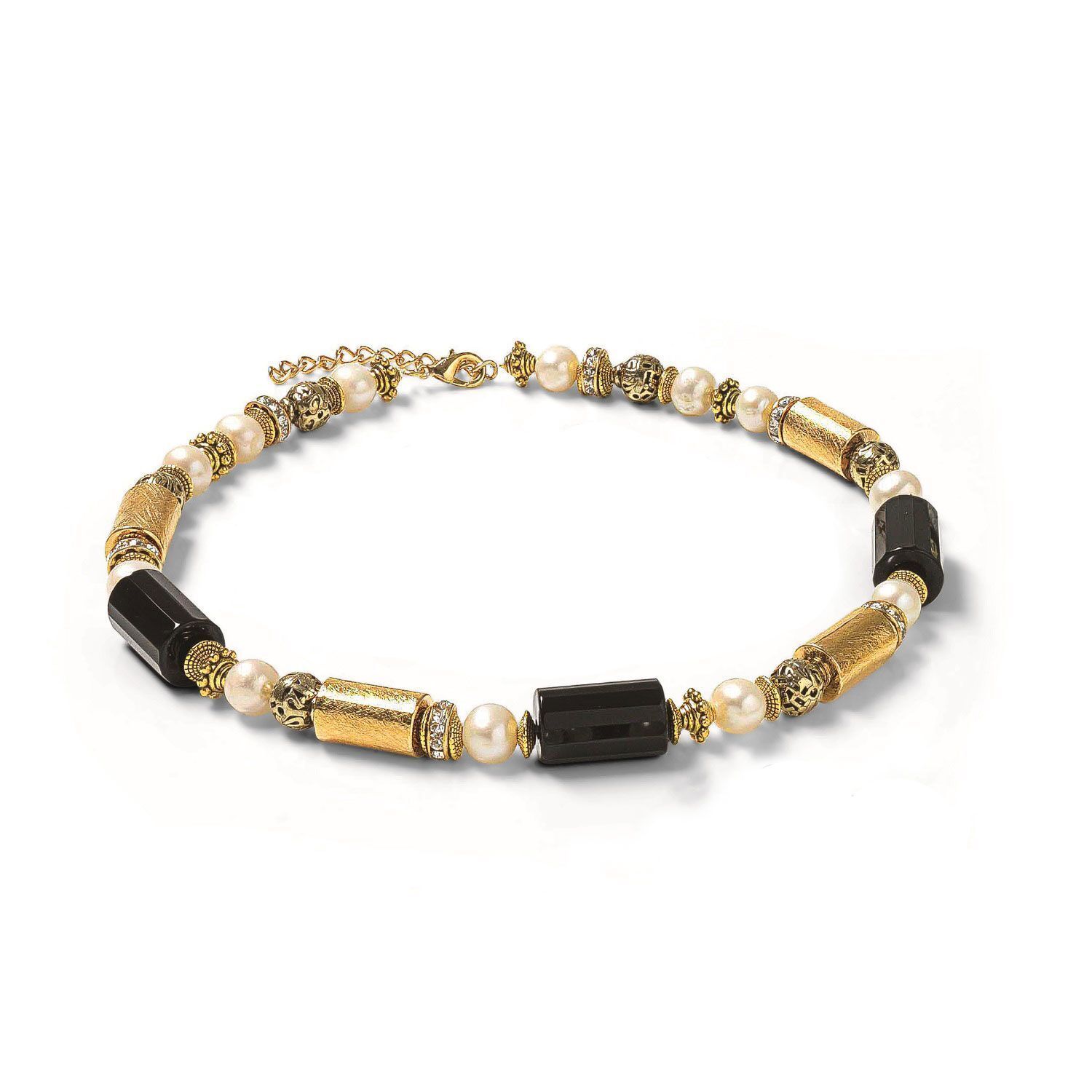 Schmuckset 'Opulent' von Petra Waszak, bestehend aus einer eleganten, goldfarbenen Halskette und einem passenden Armband, verziert mit weißen Perlen und schwarzen Schmuckelementen.