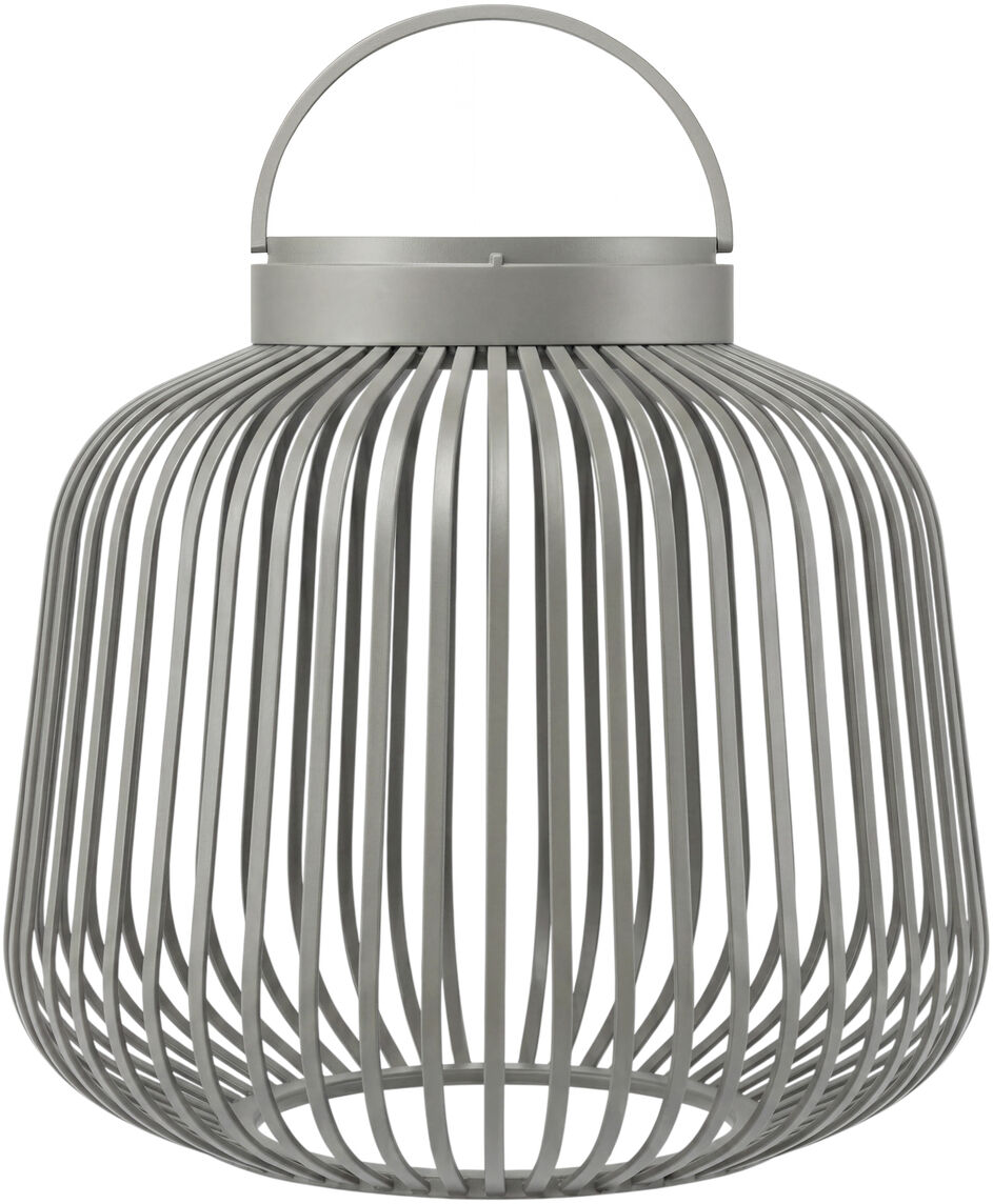 Die Abbildung zeigt die LED-Leuchte "LITO" S von blomus in Graphitgrau. Das Design besteht aus zahlreichen vertikalen Metallstreben, die einen modernen, offenen Lampenschirm bilden. Oben befindet sich ein Bügelgriff. Die Leuchte wirkt zeitlos und elegant.