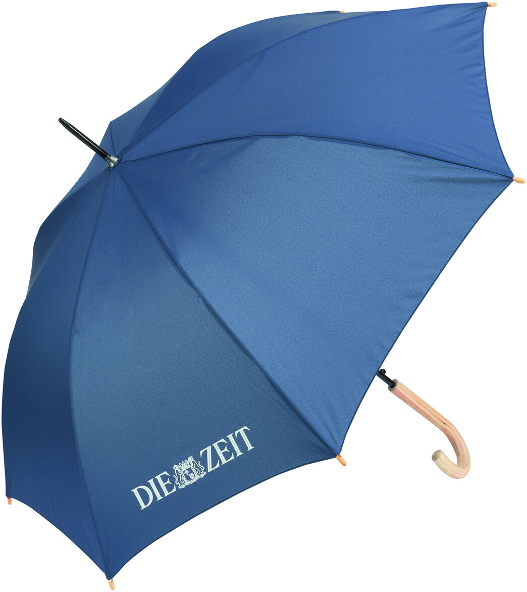 Blauer Regenschirm mit der Aufschrift »Die ZEIT« und einem Holzgriff.