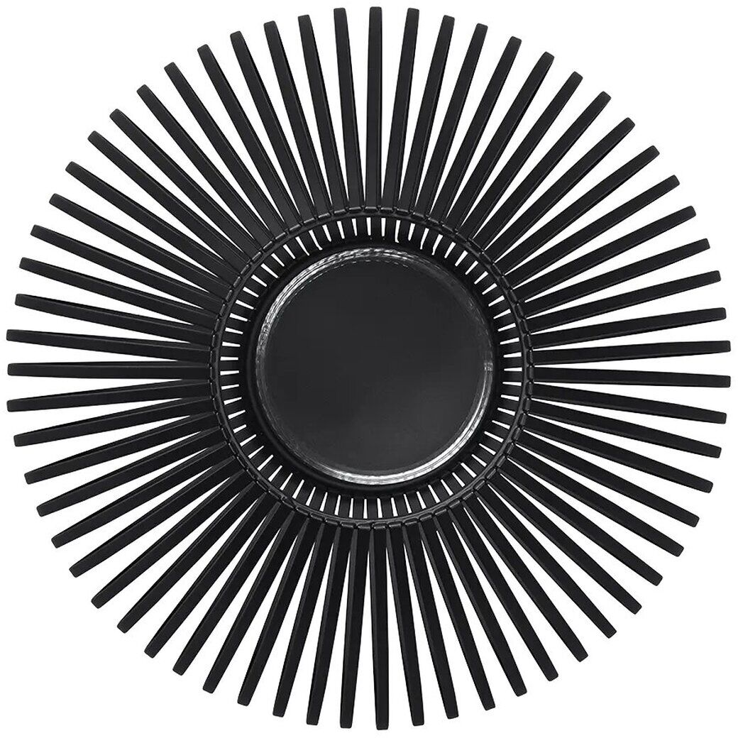 Runde Laterne 'LYVA' aus schwarzem Metall mit dekorativ strahlenförmig angeordneten Streben, modernes Design, geeignet als stilvolles Wohnaccessoire oder Kerzenhalter für Innenräume.