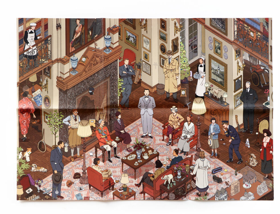 Das Bild zeigt ein Puzzle mit dem Titel 'Die Welt von Hercule Poirot'. Es ist eine detailreiche Illustration eines Interieurs im klassischen Stil, gefüllt mit vielen Charakteren und Gegenständen, die an Detektivgeschichten erinnern. Verschiedene Personen in eleganter Kleidung sind im Raum abgebildet, der mit antiken Möbeln und Kunstwerken geschmückt ist.