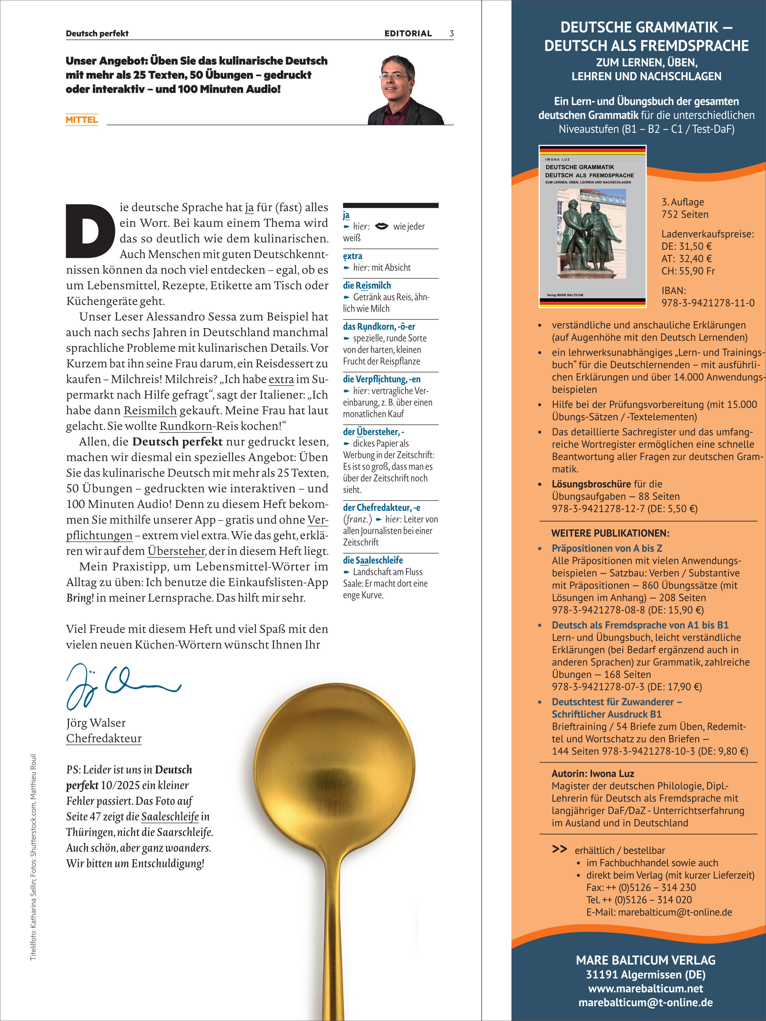 Das Bild zeigt eine Doppelseite des Magazins 'Deutsch perfekt', Sonderausgabe 12/2025. Zu sehen sind redaktionelle Texte, ein goldener Löffel als dekoratives Element sowie eine Übersicht zur Sonderausgabe über deutsche Grammatik. Auf der rechten Seite finden sich Buchinformationen und Kontaktdaten des Verlags. Die Farbgestaltung kombiniert Weiß, Blau, Gold, Schwarz und Orange.