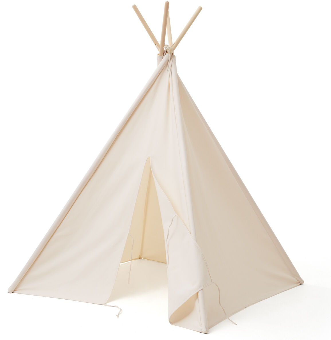 Beigefarbenes, kinderfreundliches Tipi-Zelt mit Holzstangen, in einem neutralen Raum platziert, offenstehender Eingang für einfaches Betreten. Ideales Spielzelt für Kinder im Innen- und Außenbereich.
