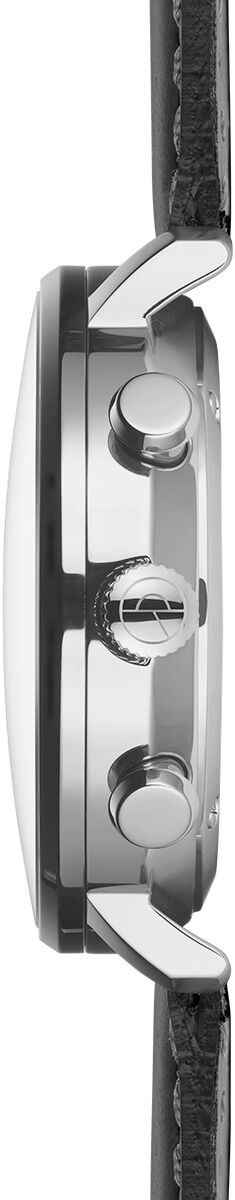 Seitliche Ansicht einer eleganten Armbanduhr aus poliertem 316L Edelstahl in Silber mit zwei Drückern und einer gravierten Krone. Das Gehäuse ist schlank und hochwertig verarbeitet; das schwarze Uhrenarmband besteht aus Leder. Die Uhr ist eine auf 250 Stück limitierte ZEIT-Sonderedition von Sternglas.