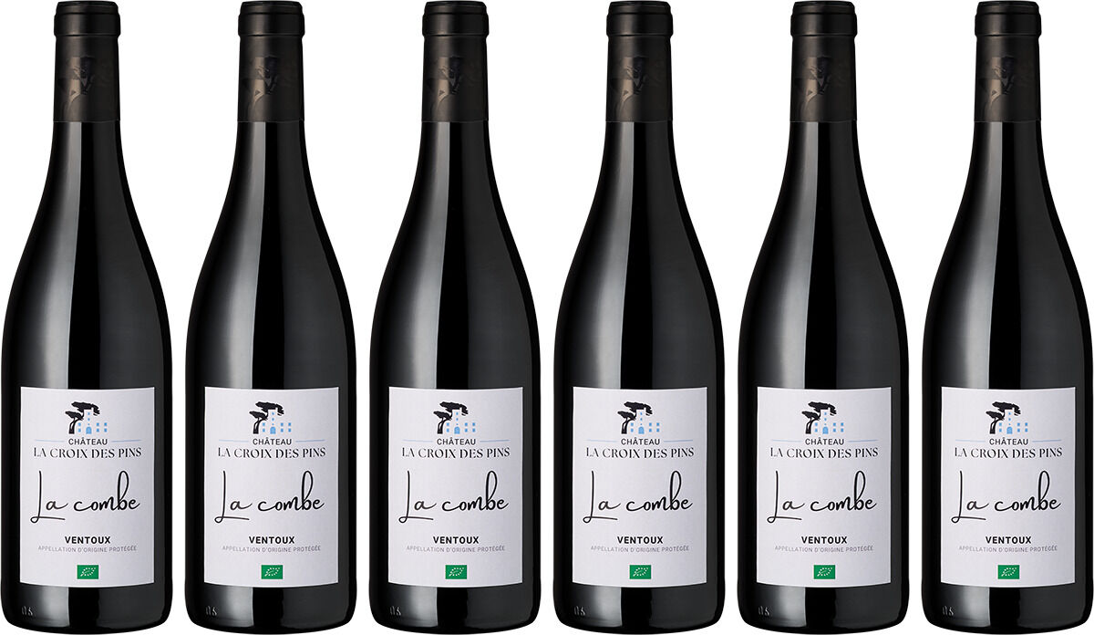 Sechs Flaschen Ventoux La Combe von Croix de Pins stehen aufrecht in einer Reihe, jede mit einem weißen Etikett und grünen Bio-Siegel, ideal als Weinpaket für Genießer und festliche Anlässe in Deutschland.
