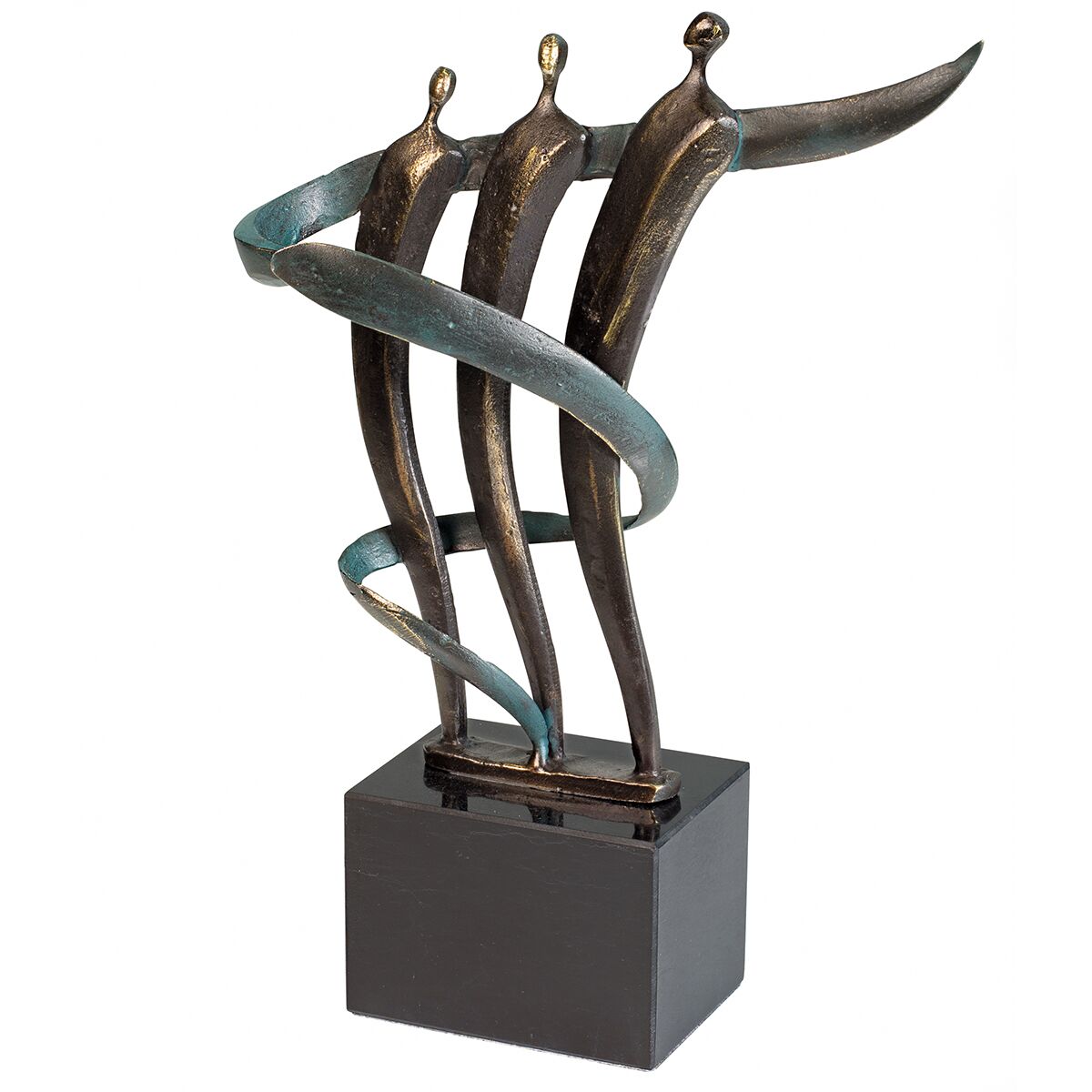 Die Skulptur "Vereint" von Gerard zeigt drei stilisierte, aufrecht stehende Figuren aus bronzefarbenem Metallguss, die von einem dynamisch geschwungenen, türkis patinierten Band umschlungen werden. Sie steht auf einem schwarzen Marmorsockel. Die Oberfläche ist teils glänzend, teils matt.