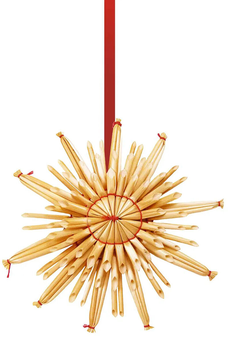 Handgefertigter Strohstern mit feiner Struktur, rund gestaltet, an einem roten Band zum Aufhängen. Der Stern besteht aus naturbelassenem Stroh mit roten Akzenten an den Enden. Traditioneller Christbaumschmuck, symbolträchtig für die Advents- und Weihnachtszeit.