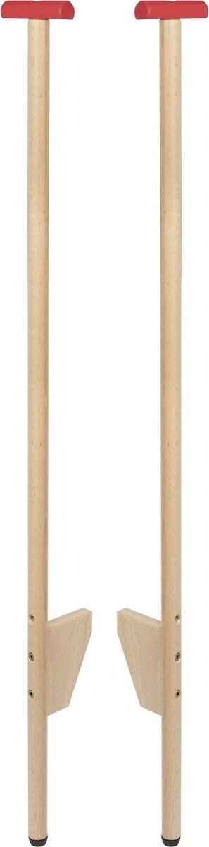 Ein Paar Kinderstelzen aus Holz mit roten Griffen. Die Stelzenbeinlängen sind anpassbar durch mehrere Bohrungen in den Holzstreben. Die Stelzen haben schwarze Kappen an den Enden.