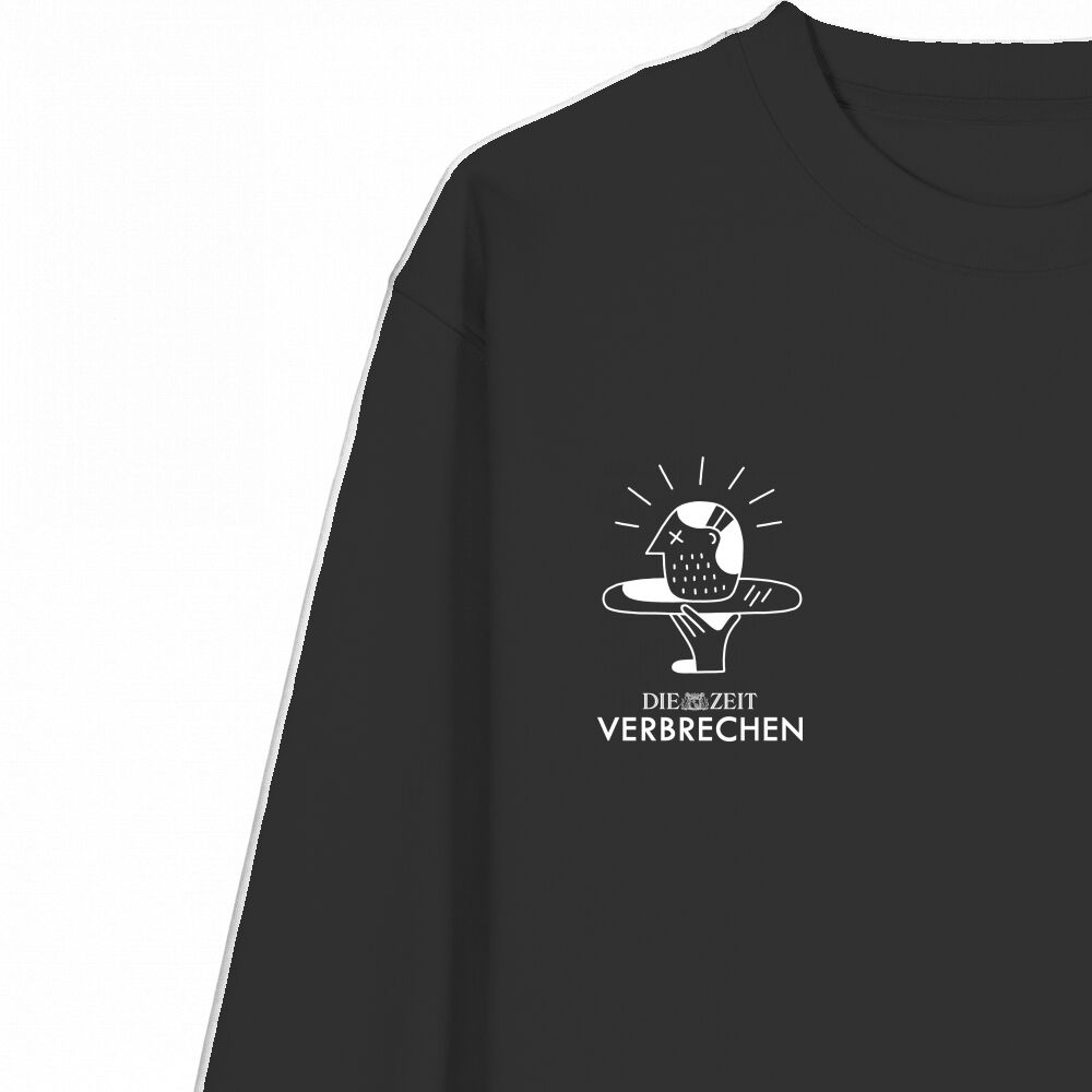 Schwarzer Hoodie mit weißem Aufdruck des ZEIT-Verbrechen-Logos, bestehend aus einem stilisierten Totenkopf auf einem Messer sowie dem Schriftzug 'DIE ZEIT VERBRECHEN', fotografiert vor hellem Hintergrund.