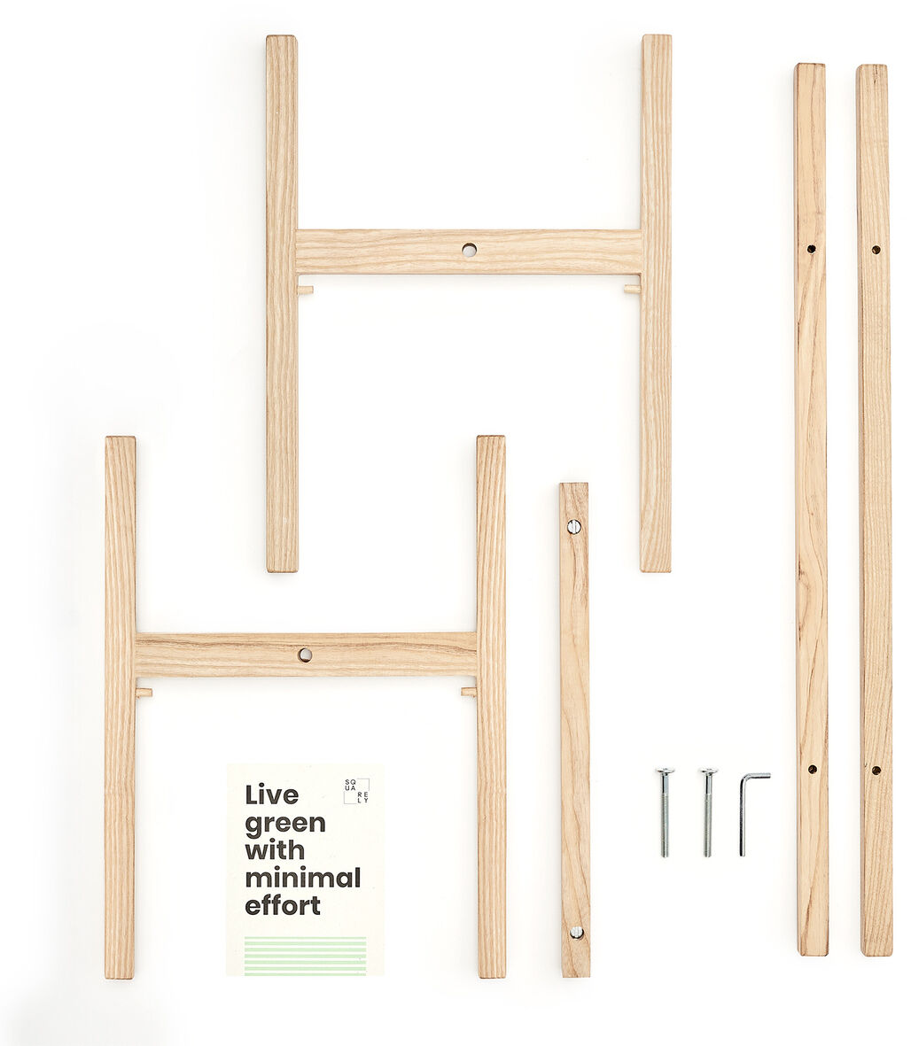 Halterung »StandWIDE« aus Holz mit Schrauben und Anleitung für einfachen Aufbau. Ideal für Möbelkonstruktionen und Heimwerkerprojekte.