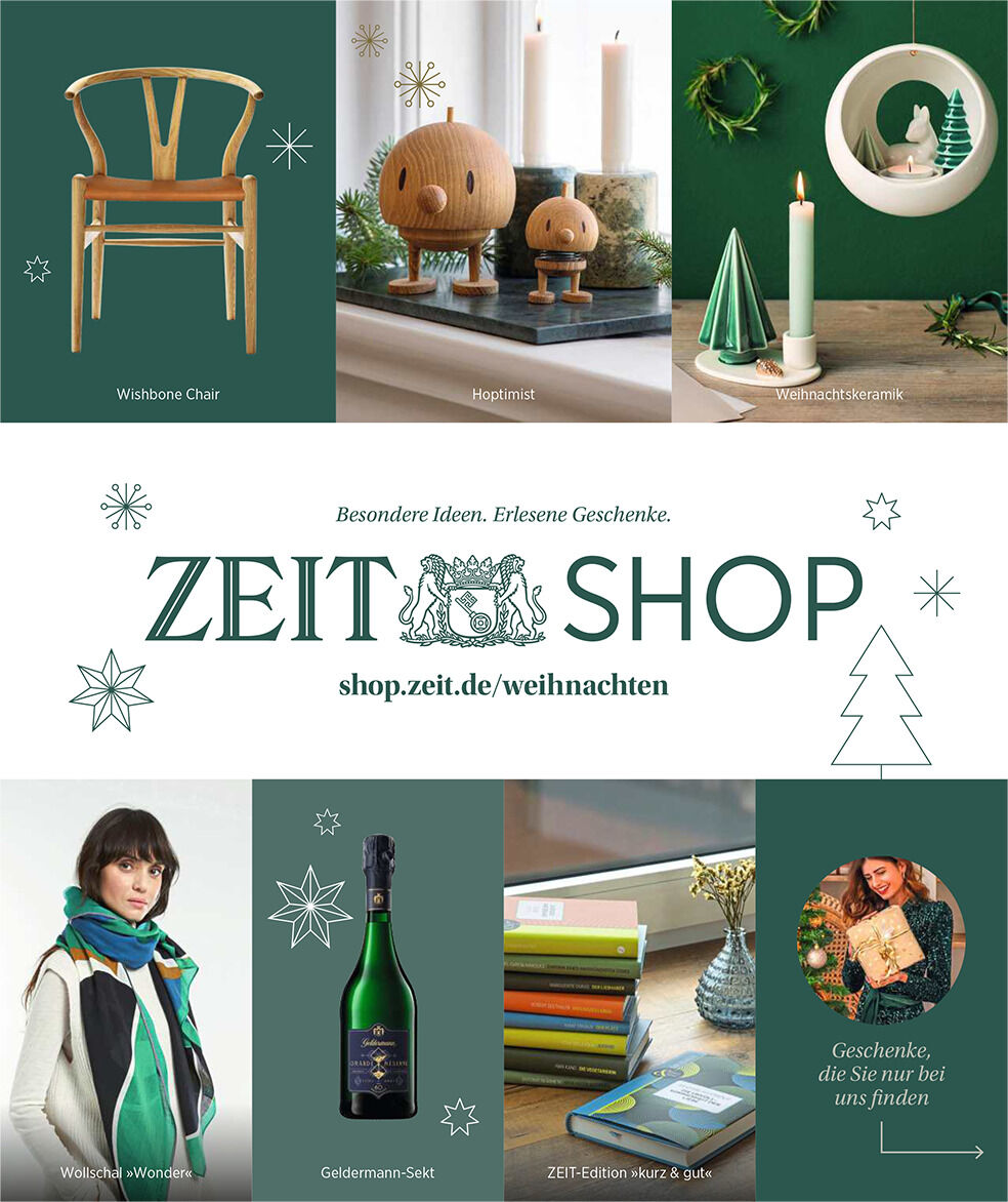 Katalog Weihnachten 3/2024 mit einer Kollektion von festlichen Geschenkideen, darunter eine grüne Holzstuhl-Dekoration, weihnachtliche Ornamente, ein Buch, ein Champagner und winterliche Accessoires. Der Hintergrund ist in Grün und Weiß gehalten.