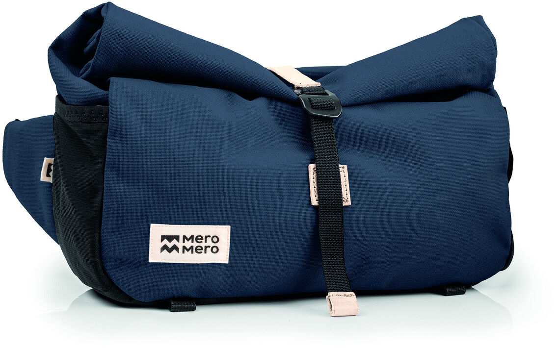 Lenkertasche »Piha« von Mero Mero in Dunkelblau. Wasserdichte und robuste Fahrradtasche mit verstellbarem Riemen. Ideal für Outdoor-Aktivitäten und Reisen.