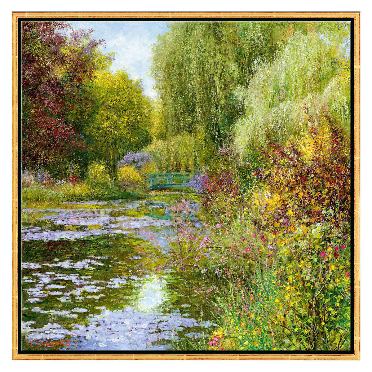 Eine impressionistische Darstellung eines Gartens mit einem Teich, vielen bunten Blumen und einer kleinen Holzbrücke im Hintergrund. Üppiges Grün dominiert die Szene, mit verschiedenen Farbnuancen durch Blüten und Laub. Der ruhige Teich spiegelt die umgebende Natur wider.