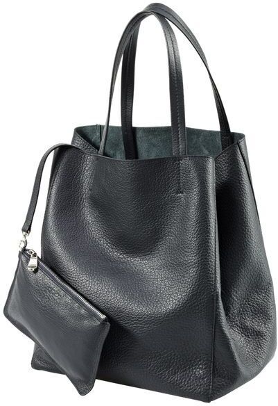 Eine schwarze Ledertasche mit zwei Henkeln und einer kleinen, abnehmbaren Tasche vorne. Die Tasche hat eine minimalistische und elegante Optik. Geeignet für den täglichen Gebrauch.