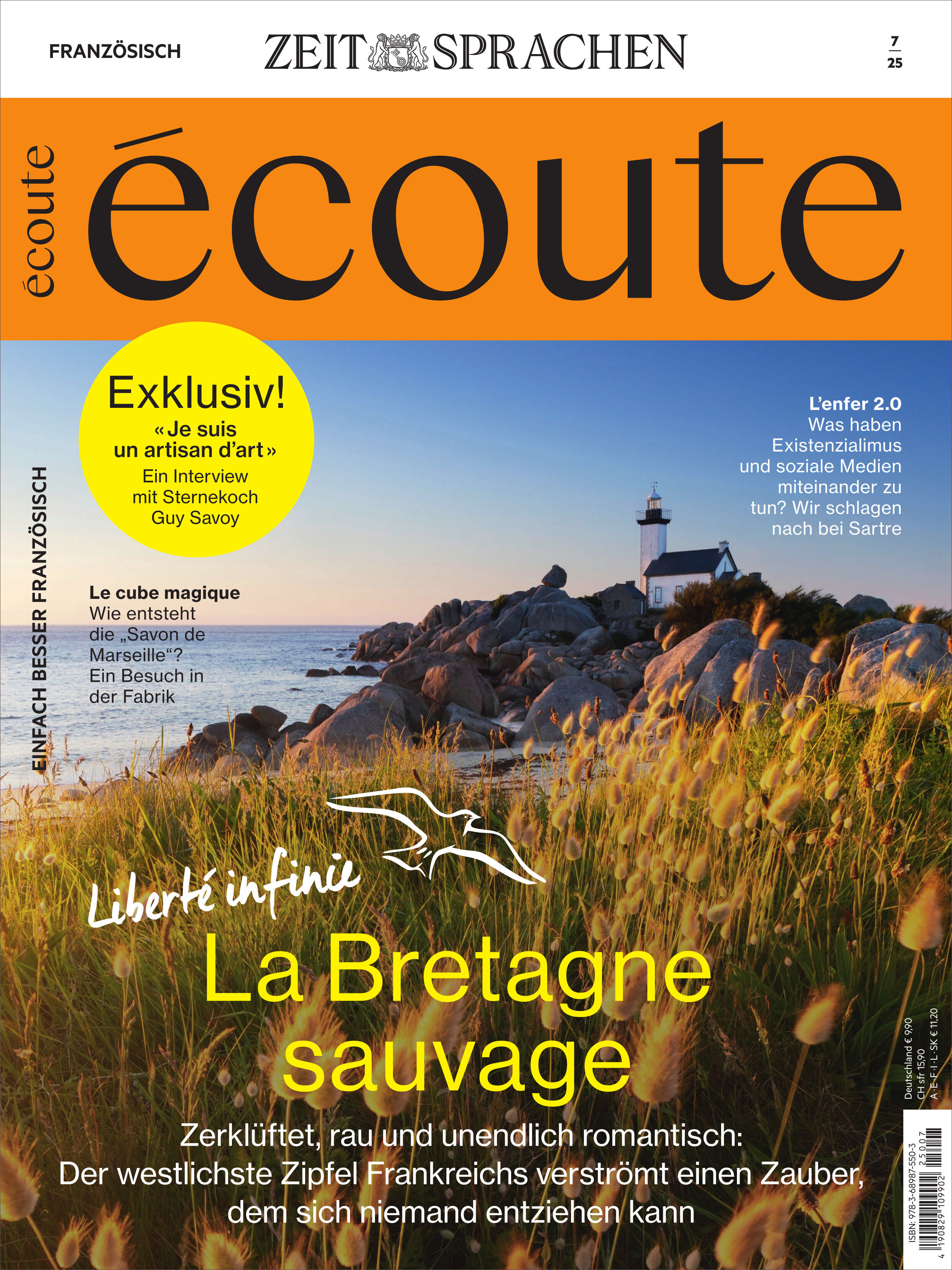 Cover des Écoute Magazins 7/2025 mit dem Titel 'La Bretagne sauvage', zeigt eine Küstenlandschaft mit Leuchtturm, in warmen Farbtönen gestaltet.