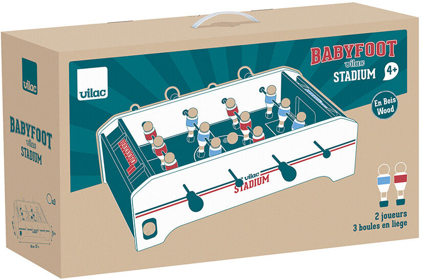 Produktbild einer Tisch-Fußball-Box. Das Spielzeug für Kinder ab 4 Jahren ist aus Holz und zeigt ein Mini-Fußballstadion mit blauen und roten Spielern. Verpackungsdesign von Vilac.
