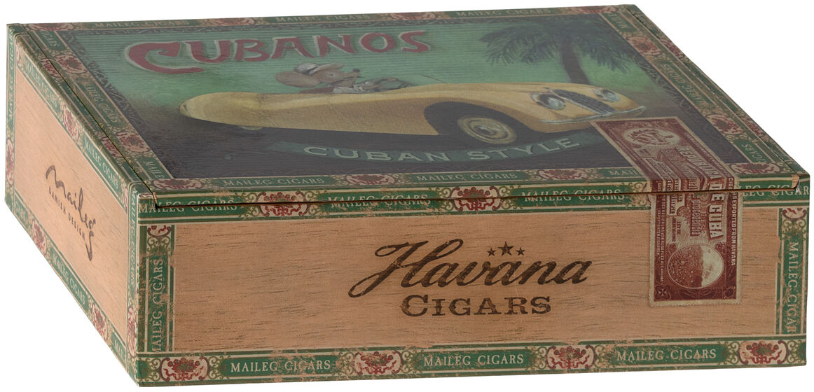 Eine Holzschachtel mit der Aufschrift 'Havana Cigars' und 'Cubanos', illustriert mit einer Zeichnung eines gelben Autos und einer Maus darin. Die Schachtel hat dekorative grüne und rote Bordüren.