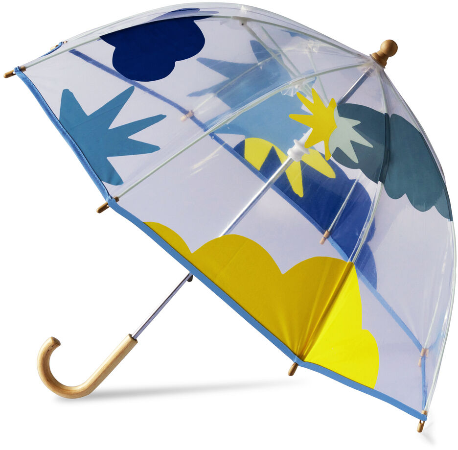 Ein transparenter Kinderregenschirm mit blauem und gelbem Wolkenmotiv. Der Schirm hat einen Holzgriff und blaue Ränder.